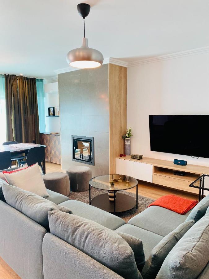 Lovely Apartment For Family And Group Of Friends Povoa de Santa Iria Exterior photo